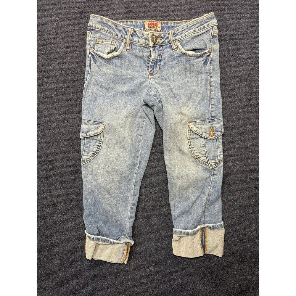 Y2K No Boundaries Cargo Capri Jeans Juniors 3 Light Wash Cuffed Stretch Denim